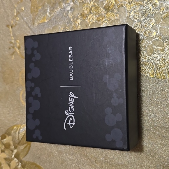 Disney x Baublebar Minnie Earrings. OS. - Picture 6 of 6